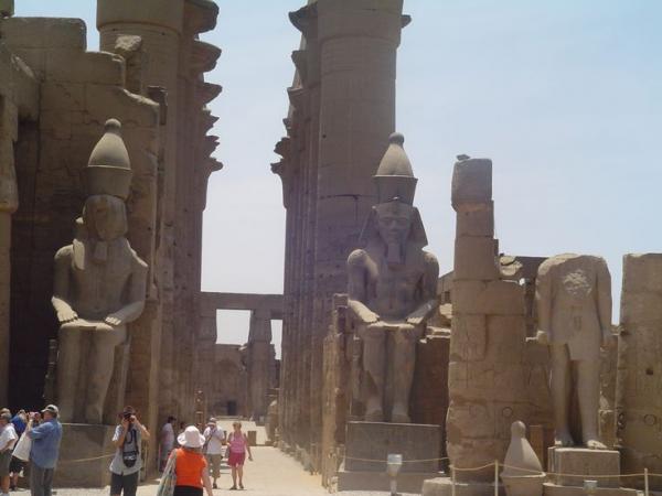 22e994976b2d68d4951d37987bc4e920--luxor-egypt-travel-photos