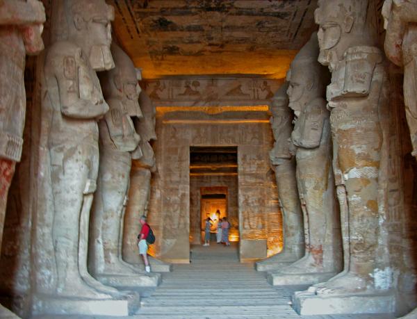 interior-templo-abu-simbel